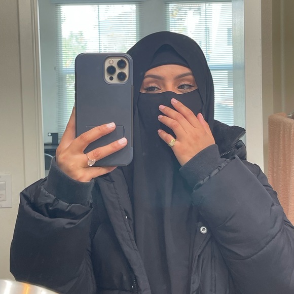 Meet your Posher, Kassandra - Picture 2 of 2